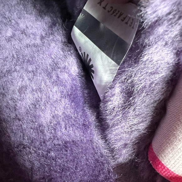 UGG Pride Fluff Yeah Slide Sheepskin Rainbow Slipper Sandal - Picture 9 of 10